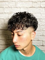 トラスト ザ バーバー 東京駅日本橋店(TRUST the Barber)&nbsp;スペインカール/ツーブロックスタイル