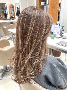 ピークアブー アヴェダ ギンザシックス(PEEK-A-BOO AVEDA GINZASIX) ロングレイヤー大人ハイライトデザイン