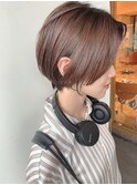 2022年人気髪型センターパートハンサムショート前髪なし