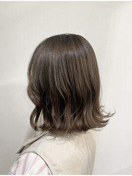 ハロ 蕨(HALO) グレージュ◎ 【田中萌菜】