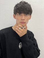 ロイ 南青山 表参道(ROI)&nbsp;メンズニュアンスパーマセンターパート黒髪スパイラルパーマ