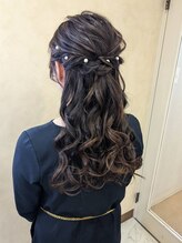 ブライダル担当もOKなヘアメイクスタッフが在籍しております☆