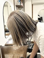 ルイ(ROUIS produced by LUCK 津田沼) ROUIS 津田沼 ホワイトアンブレラ/インナーカラー/ブリーチ