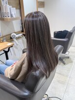 ミラバイケンジ 藤沢(Mira by KENJE)&nbsp;白髪ぼかしハイライトカラー30代40代50代ブルーグレージュ