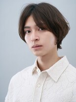 くすみブラウンにメンズミディアム