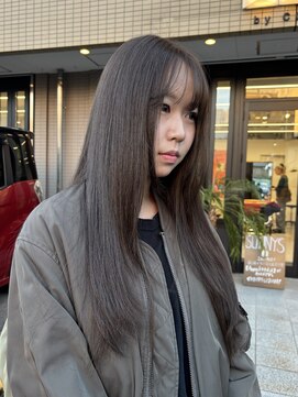 オリーブグレージュ