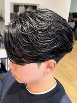 デプト(DEPT.)&nbsp;フェザーセンターパートメンズパーマニュアンスパーマ佐賀眉毛