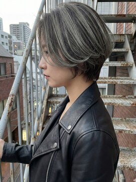 ローウェル(Rowel) 大人ボブ/ハイトーンボブ/小顔カット/白髪ぼかし