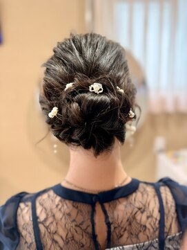 ソルヴァ(Soluva) サイド編み込みアップスタイル