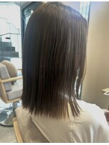 ニナル(Ninal)&nbsp;オリーブベージュ×フェイスレイヤーボブ