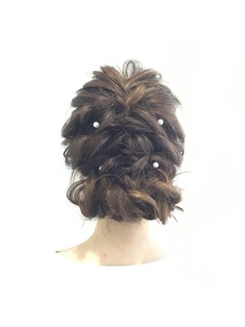 リアン バイ ヘアー(Lien by hair) 外国人風ギブソンタック♪