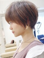 アンド ストーリーズ(&STORIES)&nbsp;大人可愛い耳掛けマッシュショートボブアッシュブラウン小林
