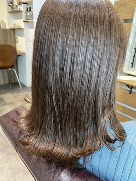 ルー(loup) オリーブベージュ/ベージュブラウン/外ハネ/ロブ/切りっぱなし