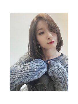 エムスラッシュ たまプラーザ(M.SLASH) mslash bonheur 大人可愛いミディアムボブ。