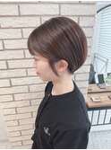 頭の形が綺麗に見えるショートヘア　銀座駅