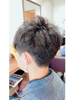 ハチニイニ(822)&nbsp;ナチュラル刈上げショート