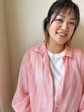 大浦 絵里子<@oouraeriko>/スタイリスト くびれヘア・自然なストレートヘアスタイル・大人かわいいスタイル