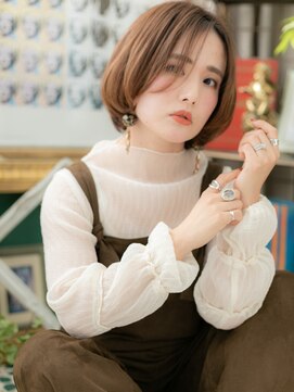 カバーヘア ブリス 上尾西口店(COVER HAIR bliss) センターパートグレーベージュ前下がりボブh3上尾20代30代40代