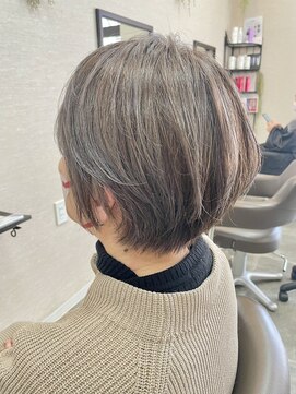 バセット バイ アルター 鎌取店(basset by aL-ter) 白髪ぼかしショートカラー