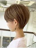 ショートヘアショートボブ白髪ぼかしハイライトカラーボブ