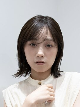 カルム(kalm) 20代30代ボブレイヤーショートボブオリーブカラー顔周りレイヤー