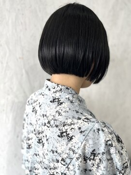 ザヘアメイクシェア(THE -HAIR MAKE SHARE-) 大人モード☆コンパクトボブ