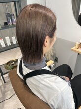 イロ バイ マグ(IRO by Mag)&nbsp;ブリーチありミルクティーベージュ