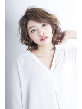 アミィヘアー(Ami Hair) ラフウェーブミディアム×アッシュベージュ