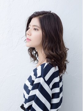 ティファ 銀座(Tiffa) デジタルパーマバレイヤージュとろみセンターパートモードミディ