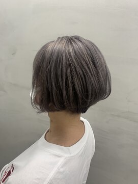 ジーナ 池袋(Zina) シルバーグレージュで夏ショート♪