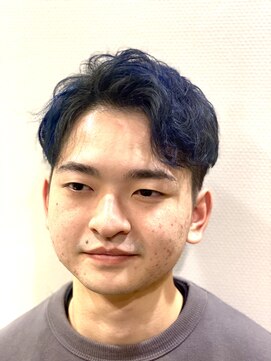 銀座マツナガ 神田店 10代20代オススメアップバングツーブロ刈り上げブルーメッシュ