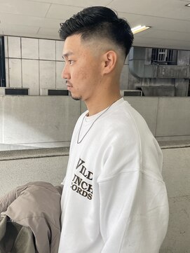 ザデイ(THE DAY) サイドパートスキンフェードショート