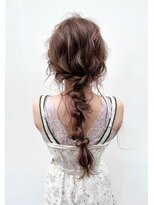 アイユー(ii+U)&nbsp;編みおろしアレンジ　パーティーヘア　上品