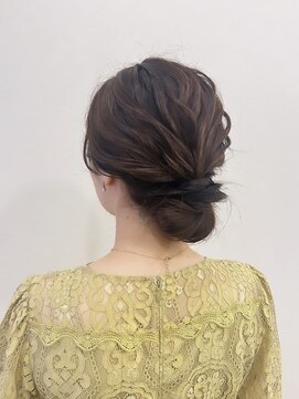 ミザルー(Misirlou) ｜結婚式お呼ばれヘアセット｜