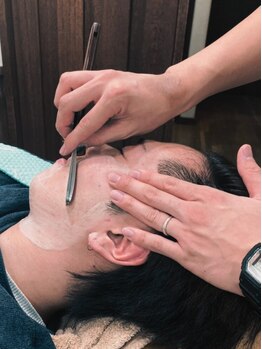 『デキる男は身だしなみから』BARBERにしか出せないクオリティ、シェービングでスッキリ爽快！！