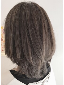 ブレイブ 柏東口(BRAVE kashiwa east) グレー