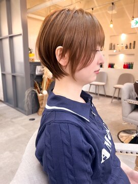 シシ 大宮(She 2.) ショート/ショートボブ/ショートカット/丸みショート/大宮