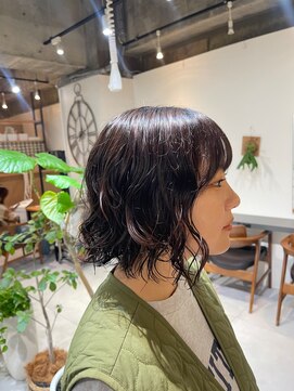 ニール(Neale.) 暗めカラーボブパーマ11.2