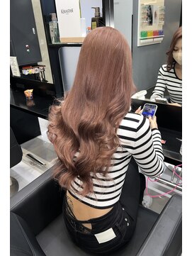 ピンクベージュ