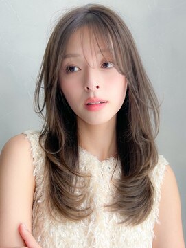 アグノス 青山(Agnos) 大人ガーリー似合わせミディアムレイヤーカットダークアッシュ