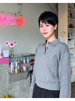 アンゼロ(UNZELO) 動きのあるショートスタイル