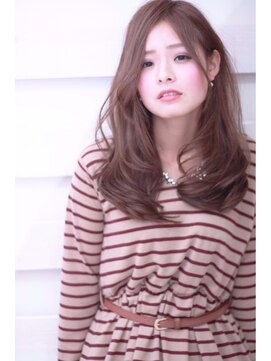 オーロ(ORO) 耳かけプラス毛先パーマで大人可愛いガーリーロング