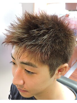 ユニサロンクボタ ローライト　ショートヘア－