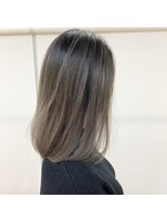 ナンバー(number+)&nbsp;20代30代40代艶感ストレートアッシュグレージュ透明感ロング