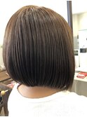 収まり抜群!前下がりボブ