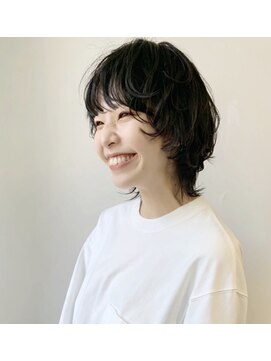 フィエル(fielu) ショートカットウルフ×グレージュ×シースルーマッシュ【ISAO】