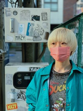 ピエスデシュブー(piece des cheveux) ハイトーンマッシュショート