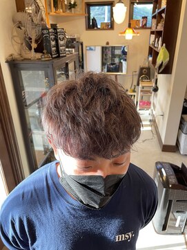 バーバー アカダマ グレーマッシュヘアー