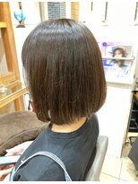 スタジオ アルファプラス 日暮里店(studio α+)&nbsp;ステップボーンカットカットボブショートハイライト白髪ぼかし