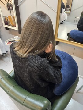 シークス(SYKTH.) greige.